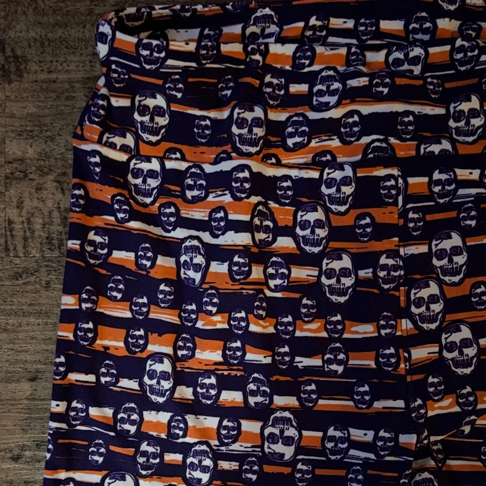 Skelton Patterned Leggings - Picture 4 of 4